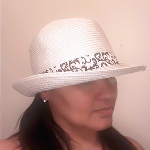 Fedora straw like hat